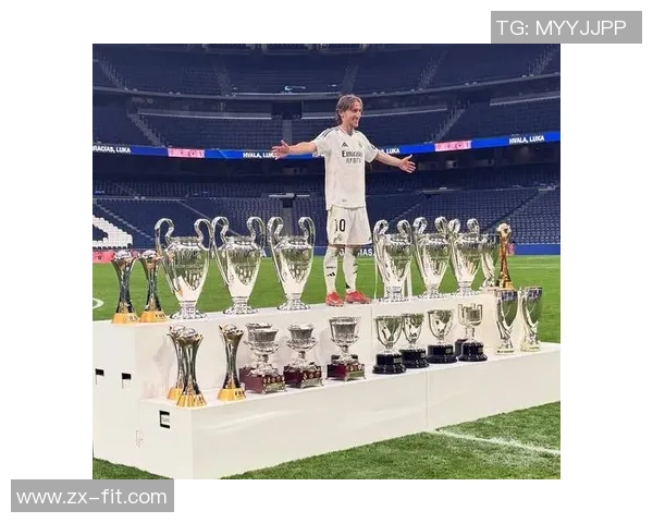 120岁中轴线?!莫德里奇让米兰吃到甜头,约请莱万&40岁老友参加